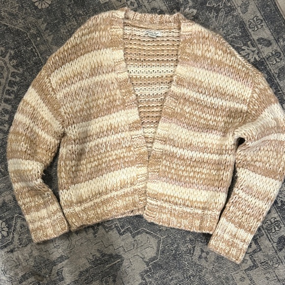 American Eagle Outfitters Cream and cream Tan the oversized Cardigan - Picture 2 of 5